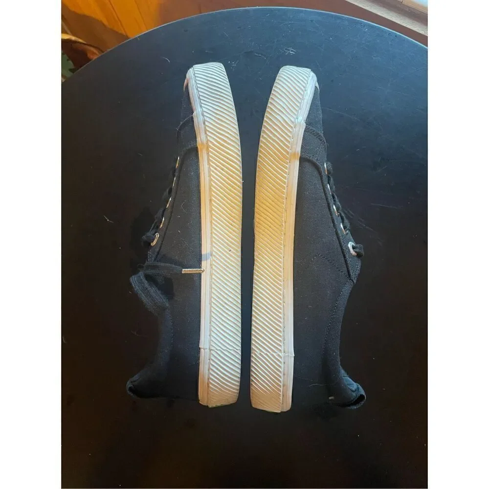 Cariuma Sneakers (Unisex)